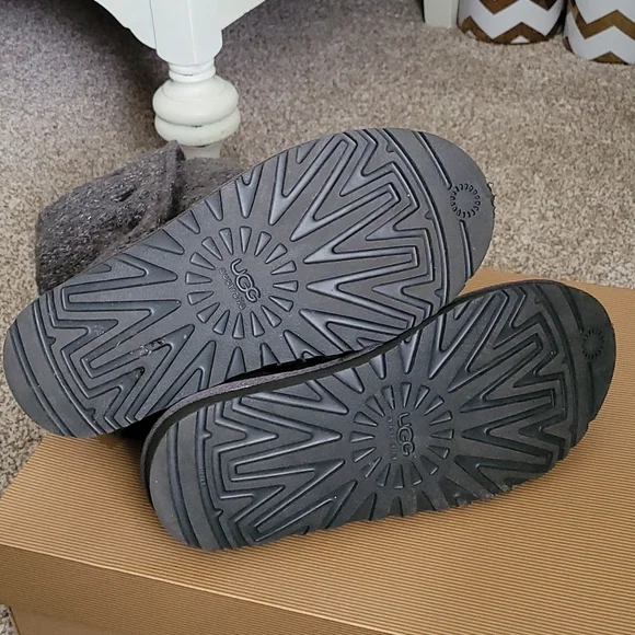 UGG Sweater Boots - Picture 4 of 7